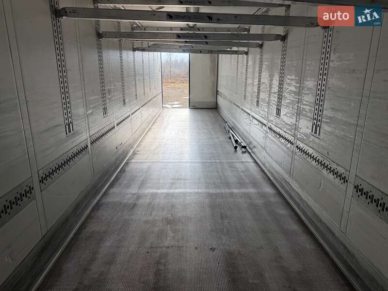 Рефрижератор напівпричіп Schmitz Cargobull SKO 24 2011 в Тячеві