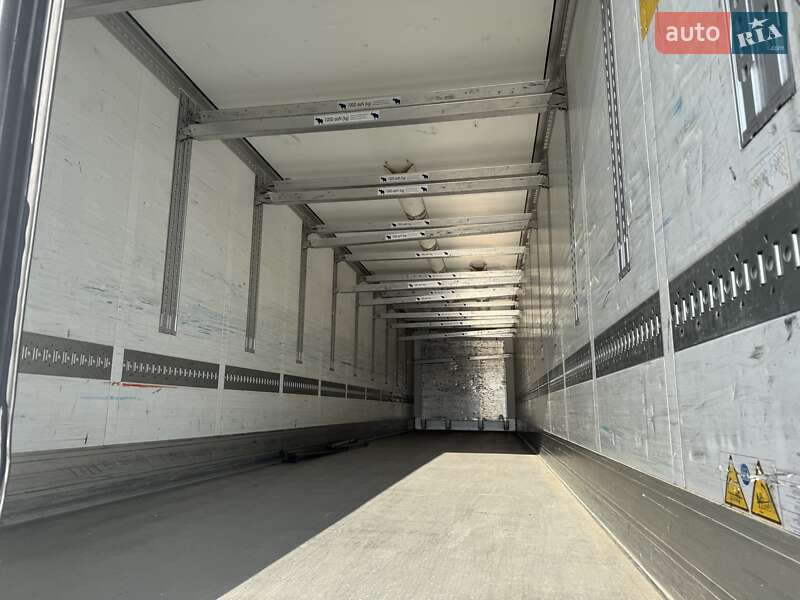 Рефрижератор напівпричіп Schmitz Cargobull SKO 24 2011 в Тячеві