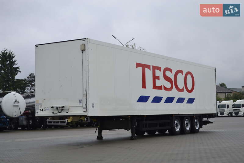 Изотермическая будка Schmitz Cargobull SKO 24 2006 в Хусте