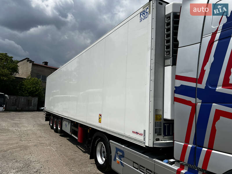 Рефрижератор полуприцеп Schmitz Cargobull SKO 24 2012 в Одессе
