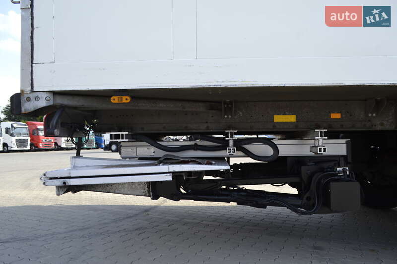 Рефрижератор полуприцеп Schmitz Cargobull SKO 24 2006 в Хусте