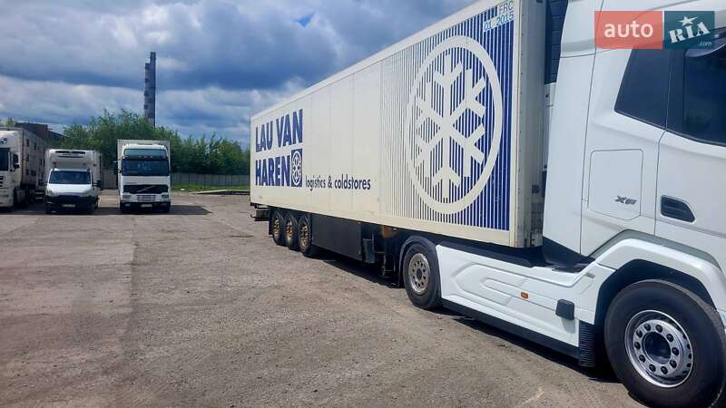 Рефрижератор Schmitz Cargobull SKO 24 2003 в Новояворовске
