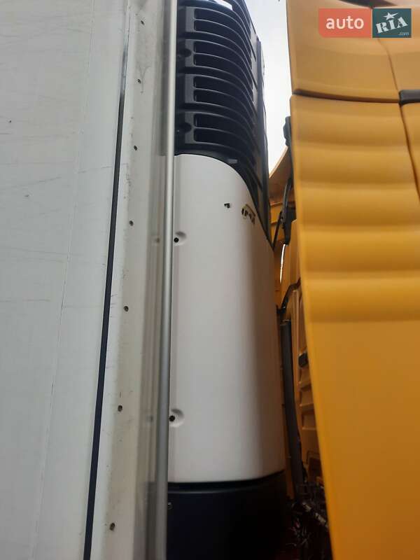 Рефрижератор полуприцеп Schmitz Cargobull SKO 24 2002 в Киеве