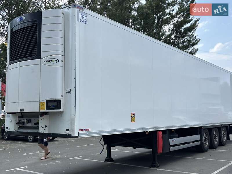 Schmitz Cargobull SKO 24 2024