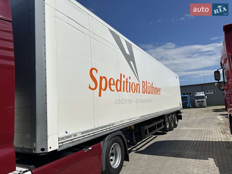 Изотермическая будка Schmitz Cargobull SKO 24 2013 в Калуше