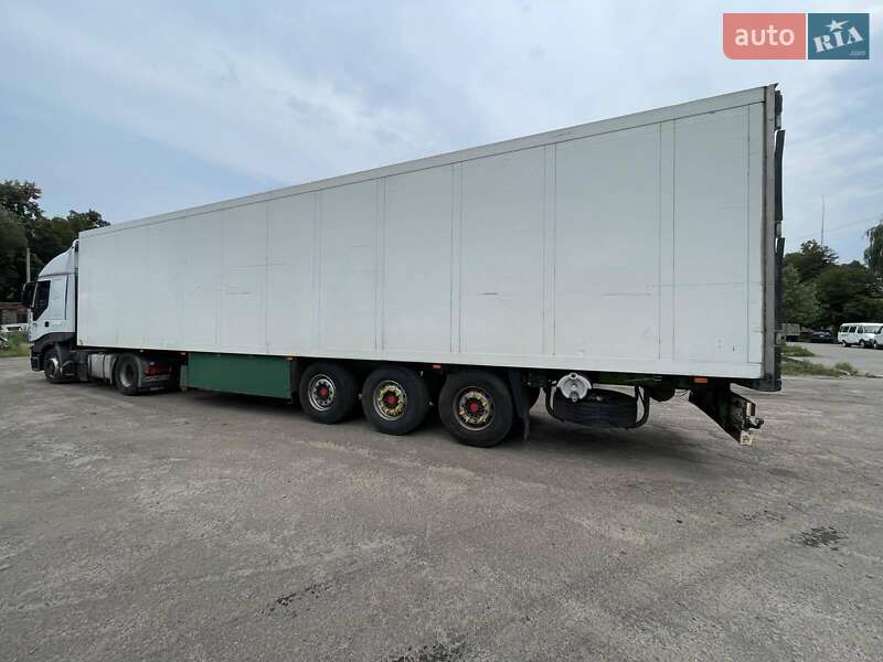Изотермическая будка Schmitz Cargobull SKO 24 2003 в 