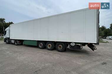 Изотермическая будка Schmitz Cargobull SKO 24 2003 в 