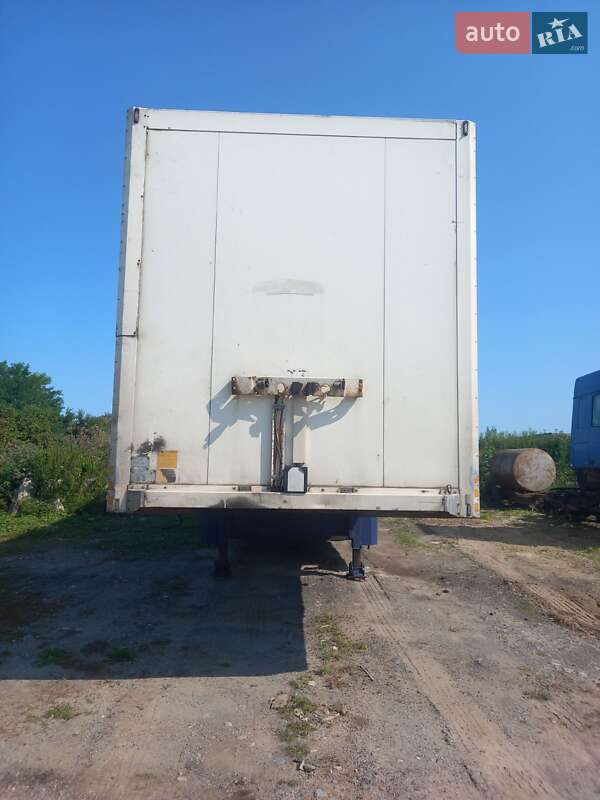 Ізотермічна будка Schmitz Cargobull SKO 24 2003 в 