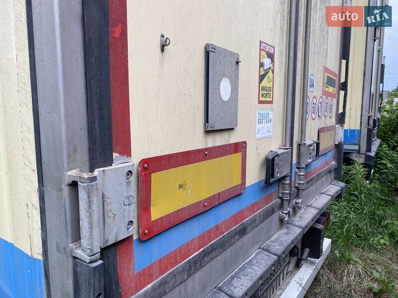 Рефрижератор полуприцеп Schmitz Cargobull SKO 24 2011 в Черновцах