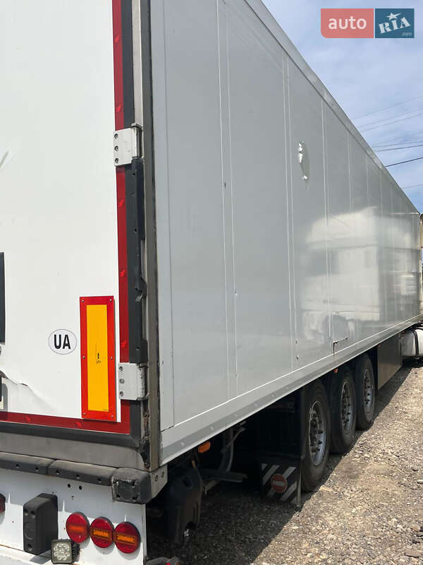 Рефрижератор напівпричіп Schmitz Cargobull SKO 24 2006 в Чернівцях