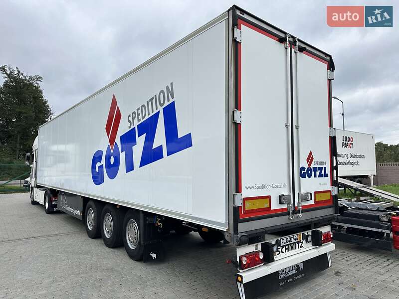 Рефрижератор полуприцеп Schmitz Cargobull SKO 24 2011 в Залещиках