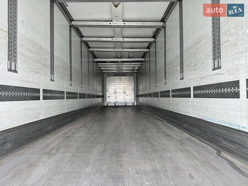 Рефрижератор полуприцеп Schmitz Cargobull SKO 24 2011 в Залещиках