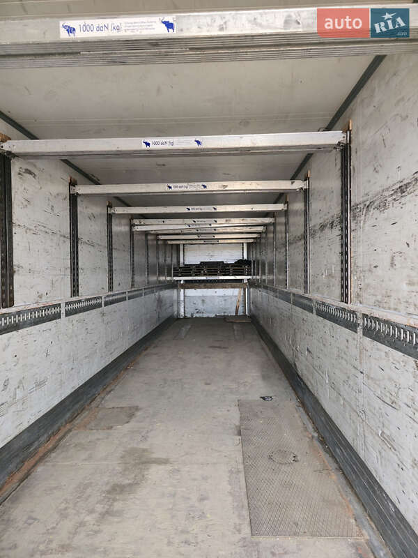 Изотермическая будка Schmitz Cargobull SKO 24 2008 в Бердичеве