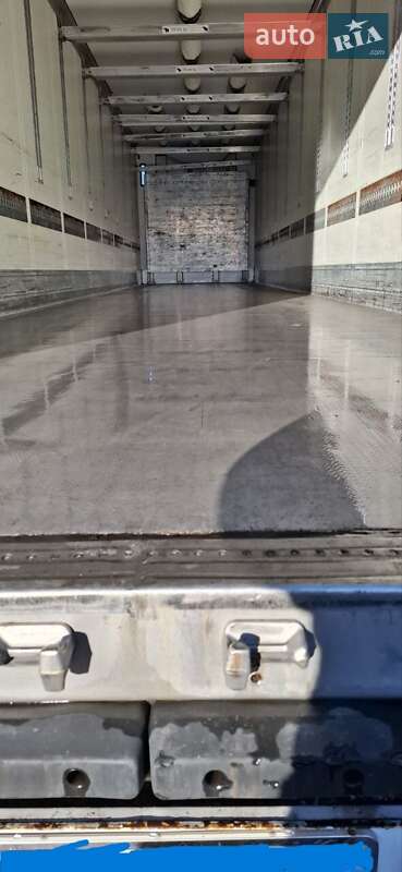 Рефрижератор полуприцеп Schmitz Cargobull SKO 24 2009 в Новомосковске