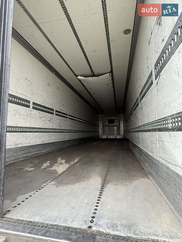 Рефрижератор напівпричіп Schmitz Cargobull SKO 24 2003 в Одесі