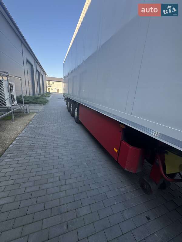 Рефрижератор полуприцеп Schmitz Cargobull SKO 24 2010 в Киеве