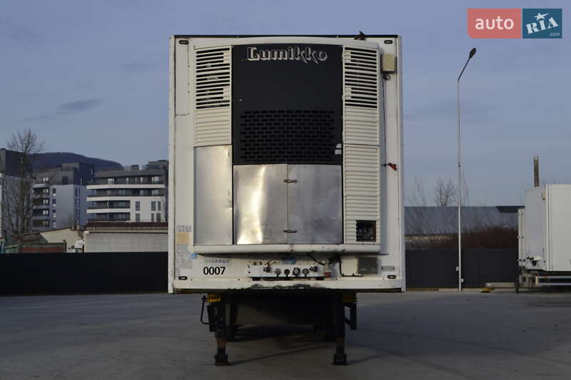 Изотермическая будка Schmitz Cargobull SKO 24 2006 в Хусте