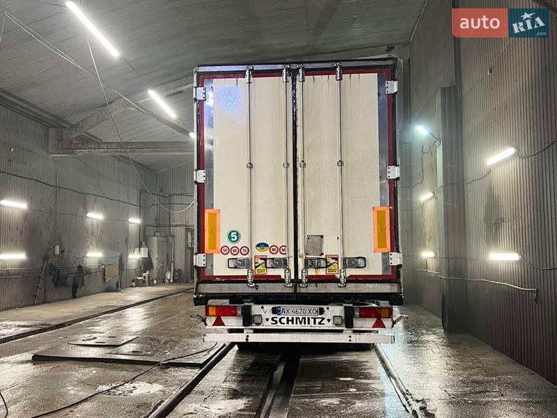 Рефрижератор полуприцеп Schmitz Cargobull SKO 24 2011 в Киеве