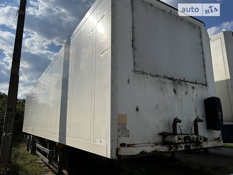 Ізотермічна будка Schmitz Cargobull SKO 2005 в 