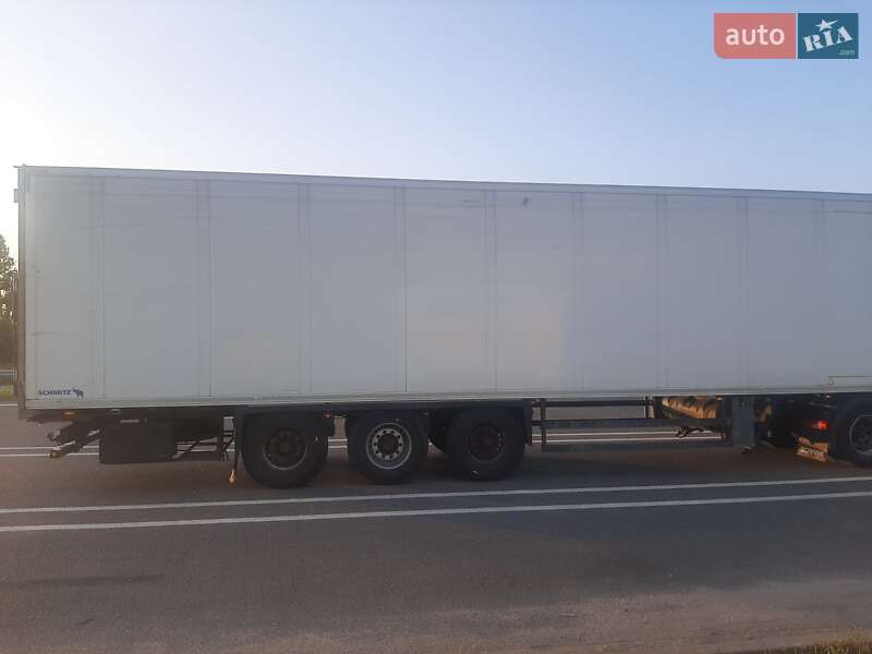 Рефрижератор полуприцеп Schmitz Cargobull SKO 2012 в Киеве