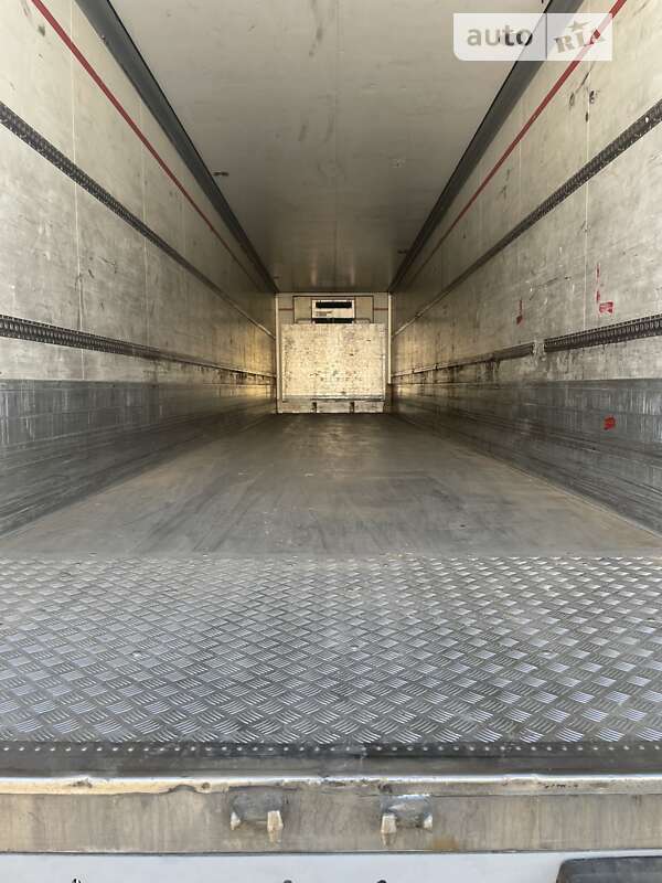 Рефрижератор напівпричіп Schmitz Cargobull SKO 1999 в Дніпрі