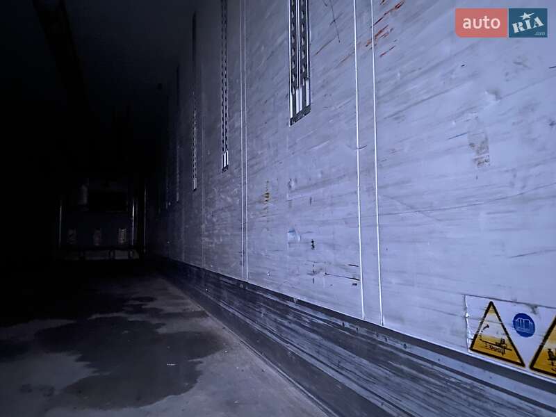 Рефрижератор напівпричіп Schmitz Cargobull SKO 2011 в Чернівцях