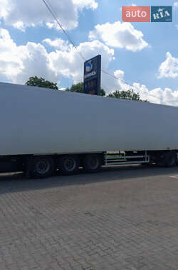 Рефрижератор полуприцеп Schmitz Cargobull SKO 2007 в Черновцах