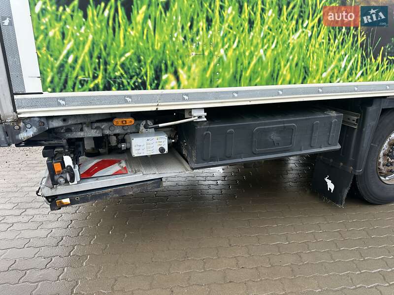 Изотермическая будка Schmitz Cargobull SKO 2013 в Калуше