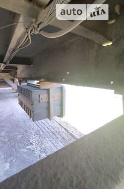 Бортовий напівпричіп Schmitz Cargobull SPR 24 2000 в Житомирі