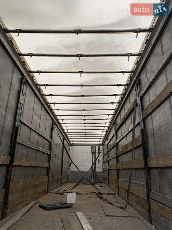 Тентований борт (штора) - напівпричіп Schmitz S-01 2004 в Дніпрі