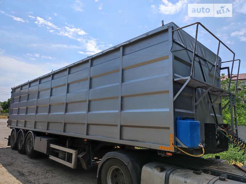 Самосвал полуприцеп Schmitz S-01 2000 в Николаеве