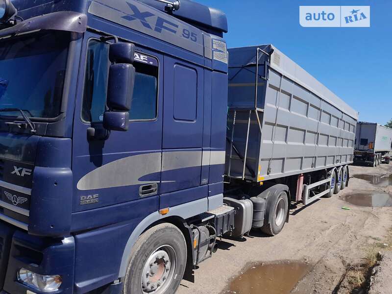 Самосвал полуприцеп Schmitz S-01 2000 в Николаеве