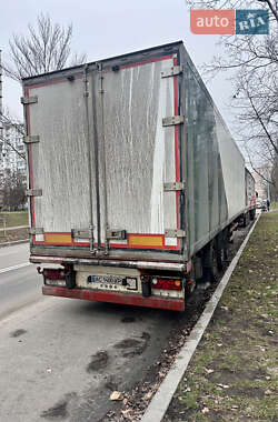 Ізотермічна будка Schmitz S-01 2003 в 