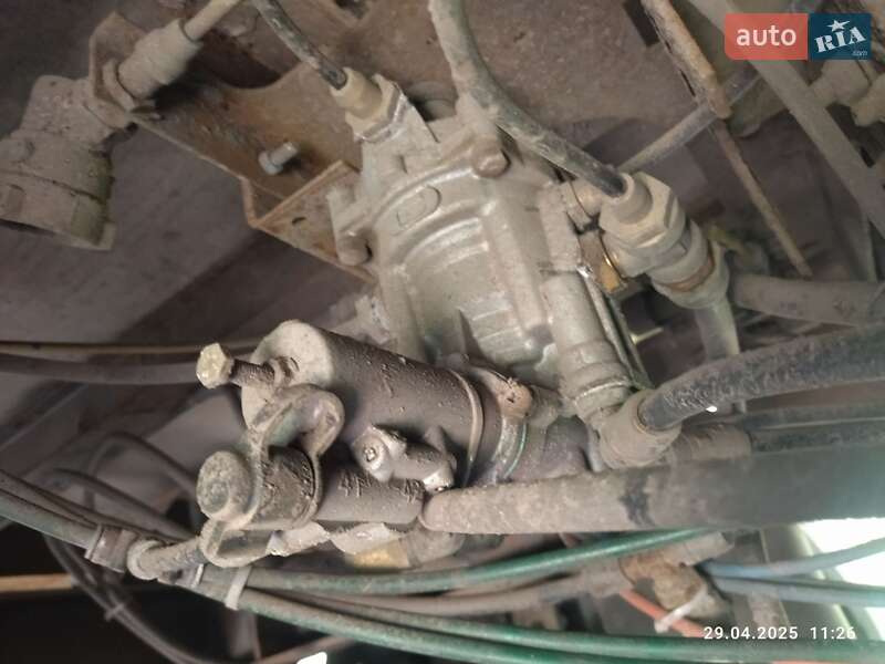 Зерновоз - полуприцеп Schmitz S-01 2000 в Варве