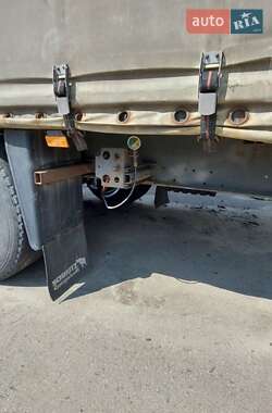 Бортовой полуприцеп Schmitz S-01 2004 в 