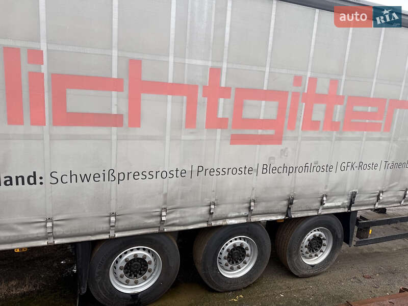 Тентованный борт (штора) - полуприцеп Schmitz S-01 2005 в Надворной