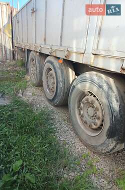 Бортовой полуприцеп Schmitz S-01 2001 в 