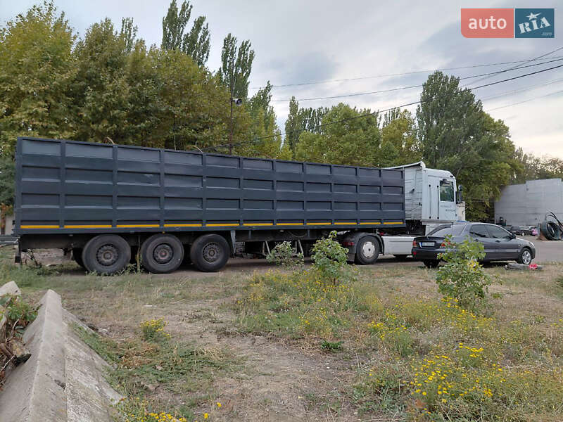 Зерновоз - полуприцеп Schmitz S-01 2000 в Николаеве фото Зерновоз - полуприцеп Schmitz S-01 2000 в Николаеве