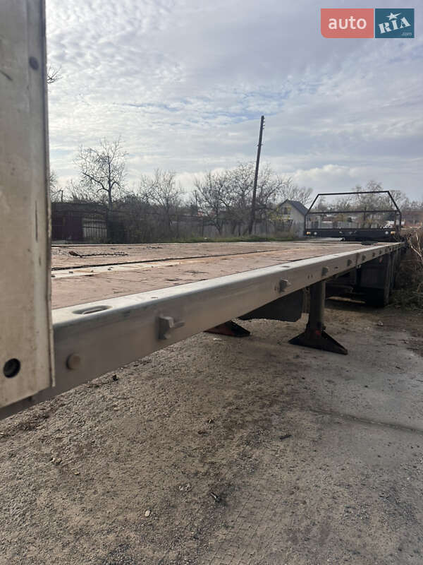 Платформа напівпричіп Schmitz S-01 2004 в Дніпрі