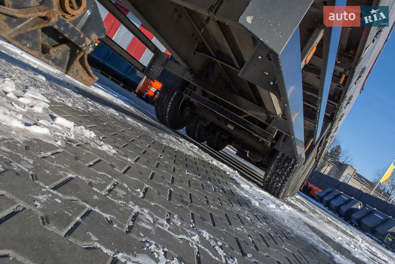 Тентованный борт (штора) - полуприцеп Schmitz SCB 2011 в Житомире