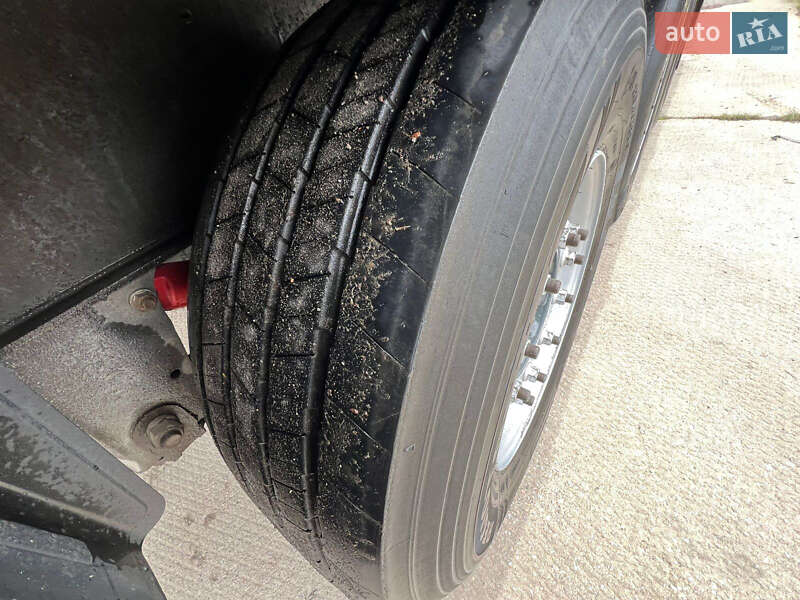 Тентований борт (штора) - напівпричіп Schmitz SCB 2013 в Чернівцях