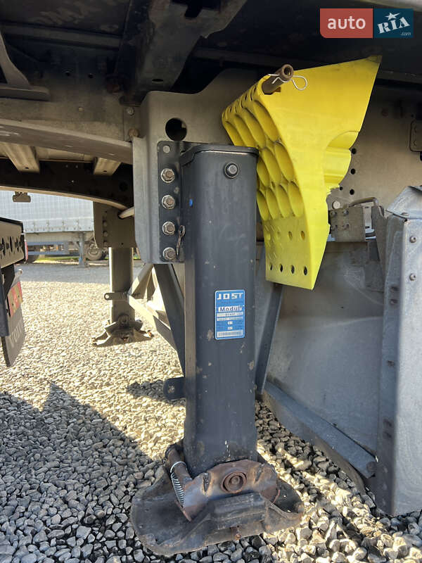 Тентованный борт (штора) - полуприцеп Schmitz SCB 2016 в Иршаве