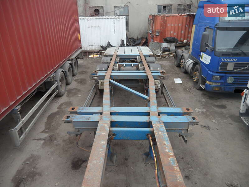 Контейнеровоз напівпричіп Schmitz SCS 24 2004 в Одесі