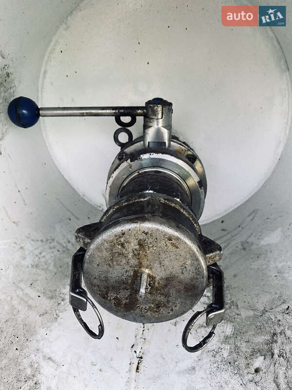 Цистерна напівпричіп Schmitz SCS 24 2005 в Києві