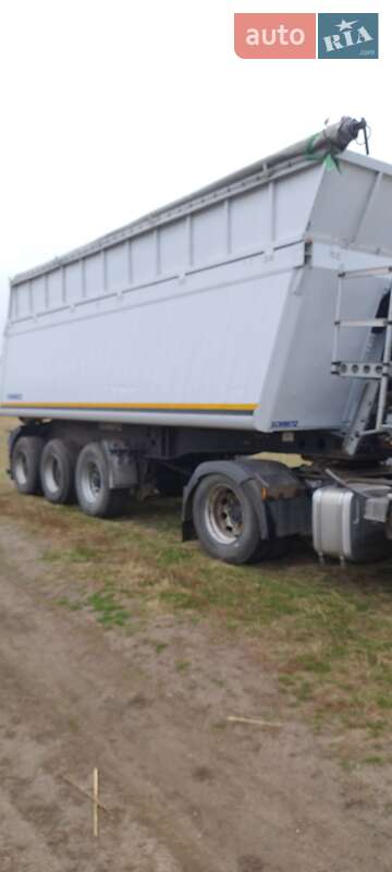 Зерновоз - напівпричіп Schmitz SKI 24 2008 в Лохвиці