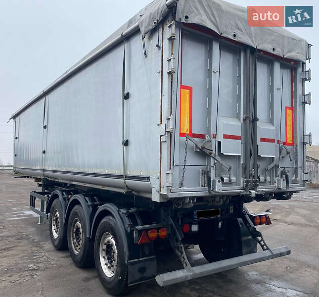 Зерновоз - полуприцеп Schmitz SKI 24 2014 в Кременчуге