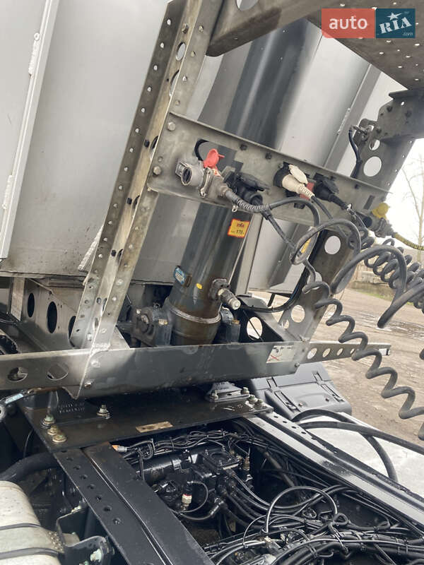 Зерновоз - полуприцеп Schmitz SKI 24 2014 в Кременчуге