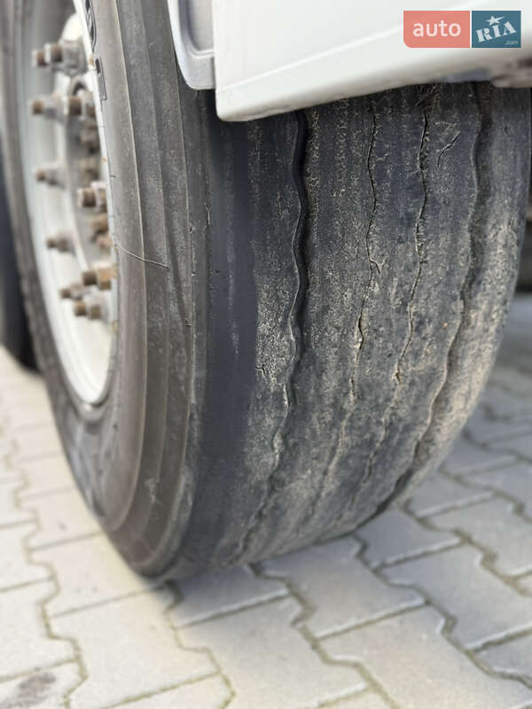 Зерновоз - напівпричіп Schmitz SKI 24 2012 в Чернівцях