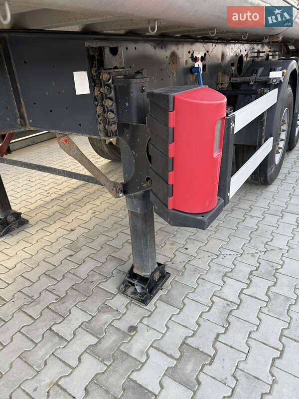 Зерновоз - напівпричіп Schmitz SKI 24 2012 в Чернівцях