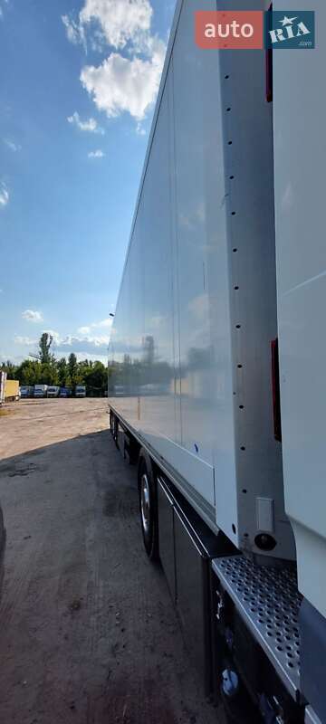 Ізотермічна будка Schmitz SKO 24 2005 в Харкові